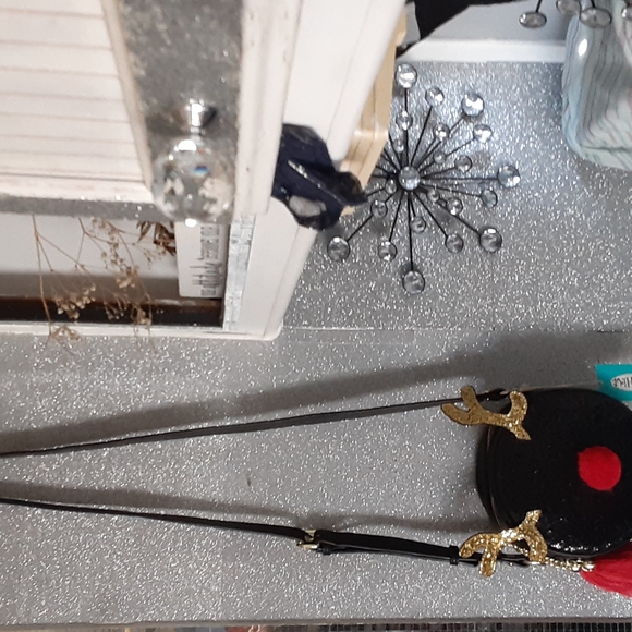 🎁 NWT Mad Love Glitter Reindeer round crossbody bag. - Picture 2 of 10